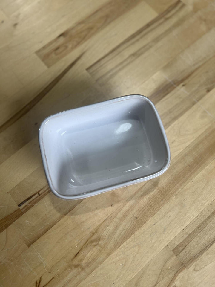 5.7" White Stripe Rectangle Dish